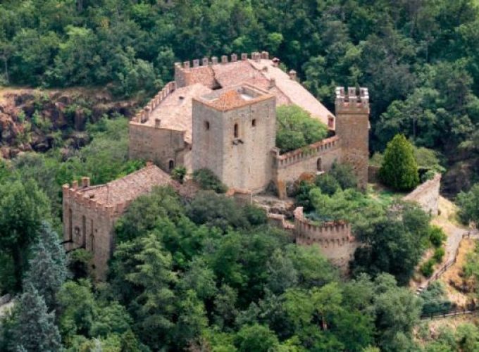 Visita al Castello di Gropparello e cena medievale