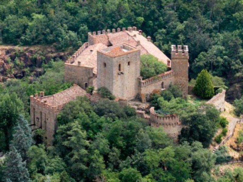 Visita al Castello di Gropparello e cena medievale