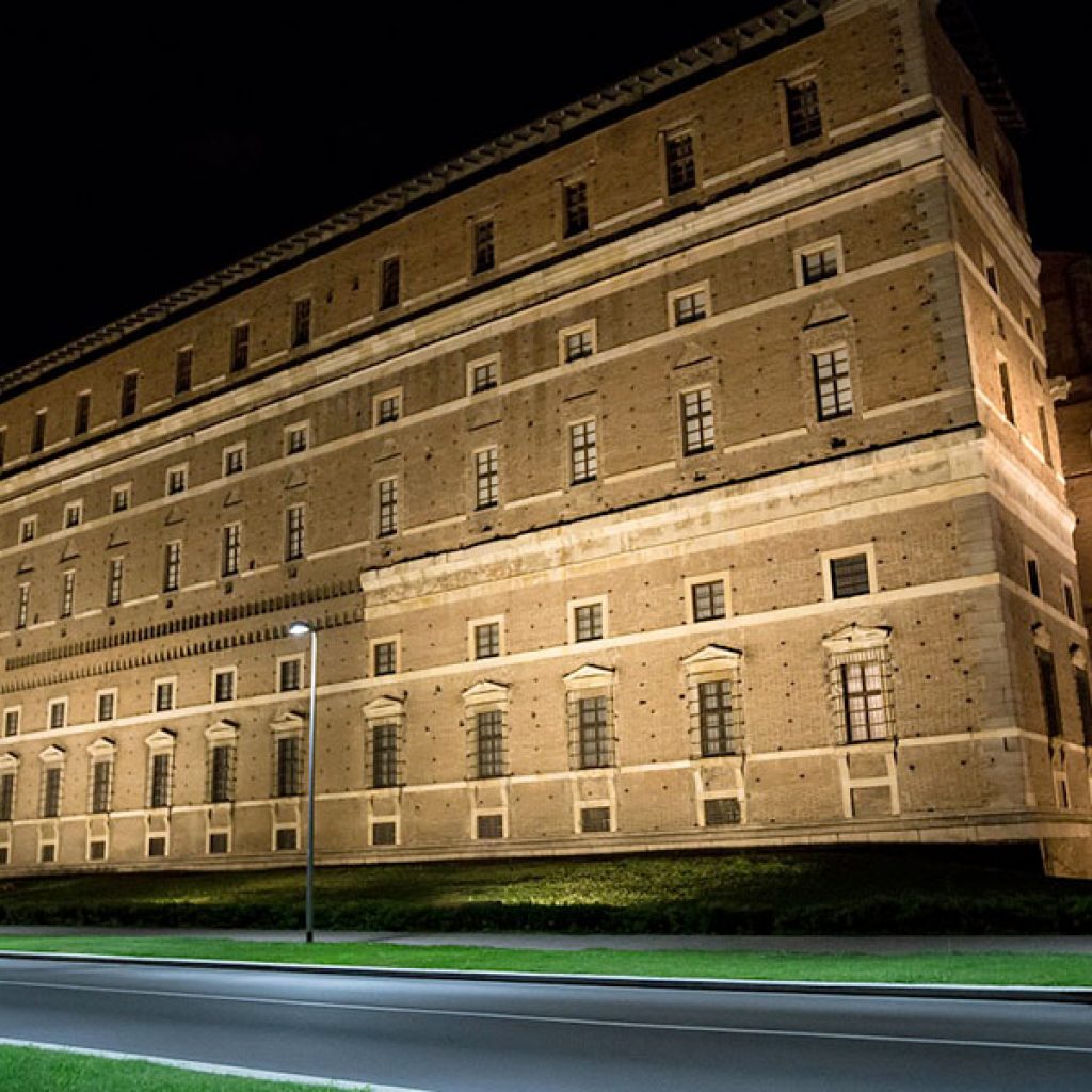 Visitare i musei di Piacenza - Palazzo Farnese