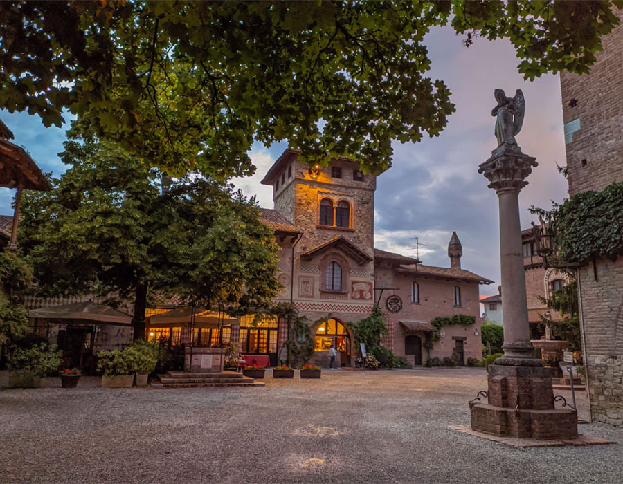 Grazzano Visconti visita al borgo